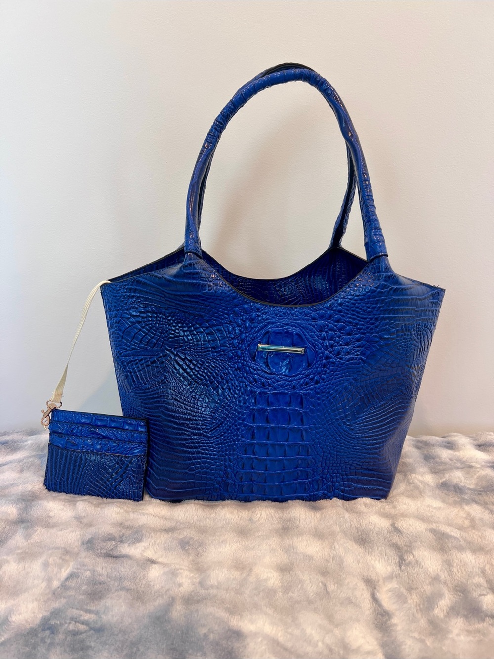 Vibrant Blue Croc-Embossed Tote with Card Case